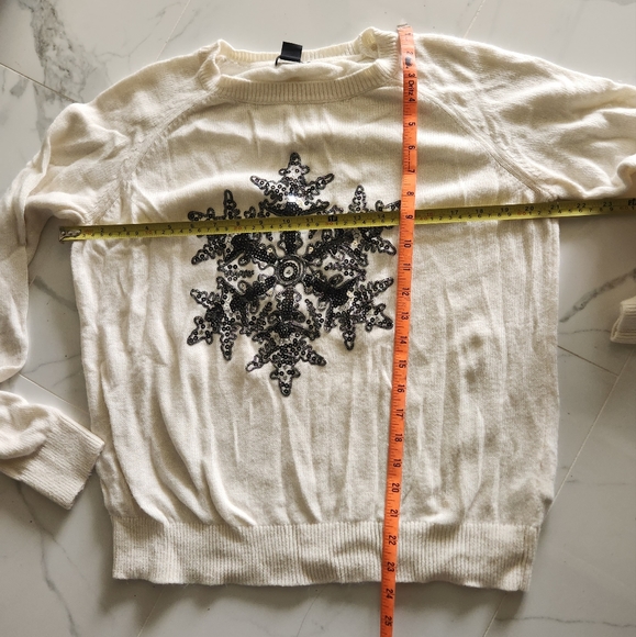 🏝🌺 H&M White Medium Holiday Christmas ❄️ Snowflake Pullover Sweater - Picture 8 of 11